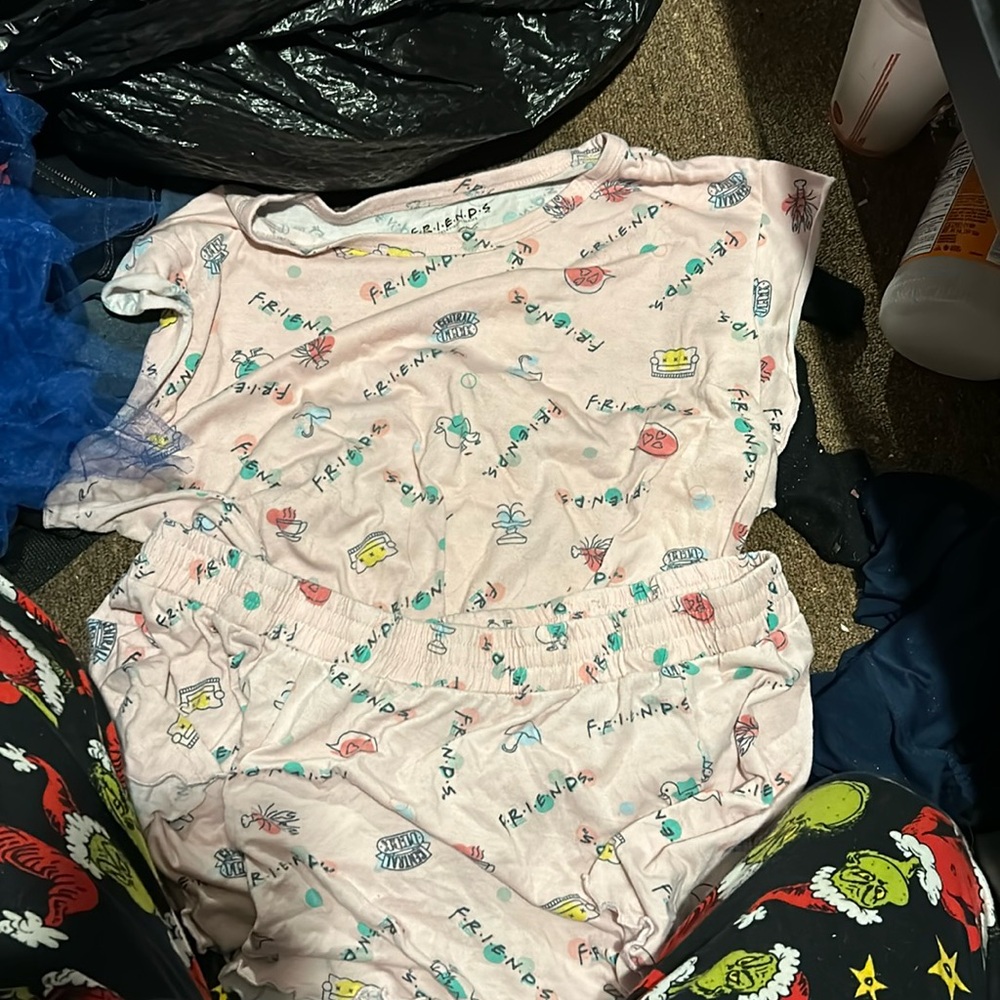 FRIENDS Pajama set. Size XL